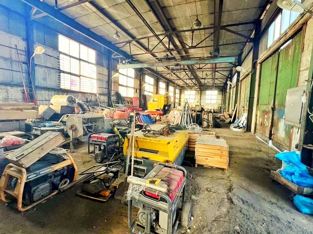 Производственная база 2.700кв.м. с техникой 7
