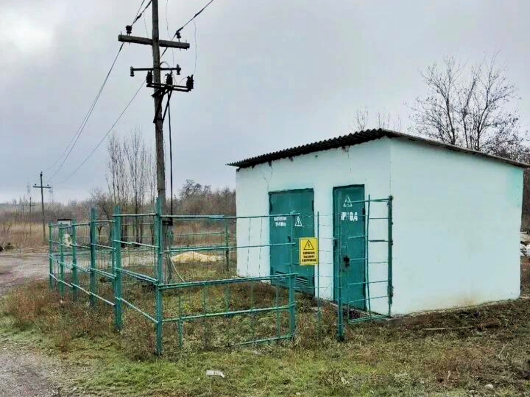 Ферма. Здания 1.000кв.м. Мельница. Теплица 2